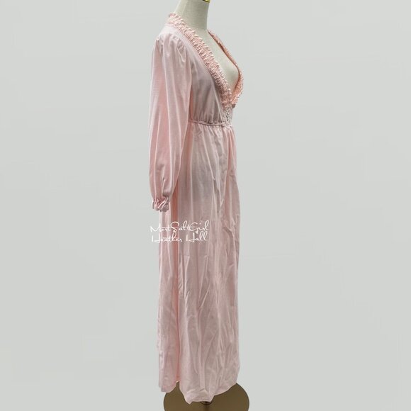 Vintage JC Penney Pink Nightgown w/ Ruffle Trim & Floral Appliqué Union Made - Picture 6 of 8